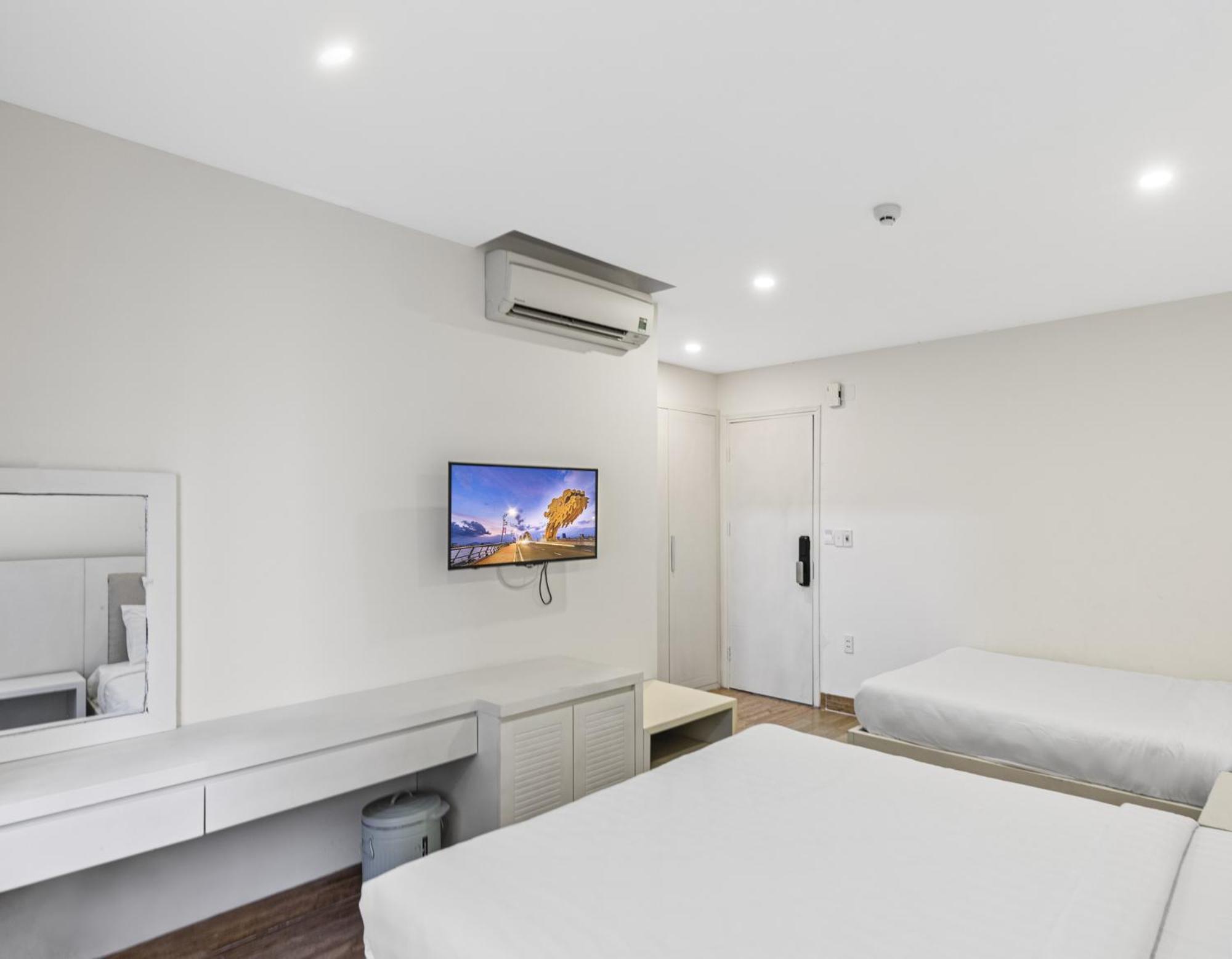 Alyssa Hotel Дананг Екстериор снимка